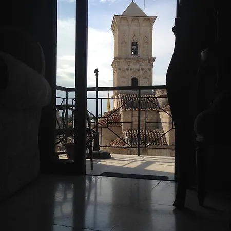 Saint Lazarus Street Condo Country house *